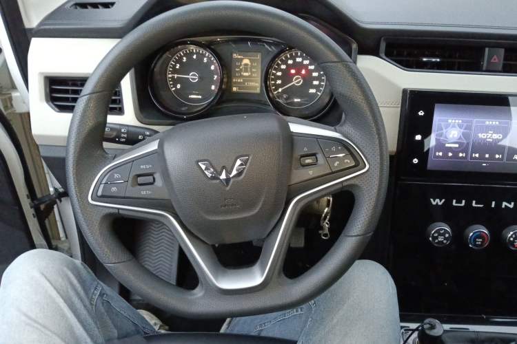 Used Wuling Hongguang PLUS 2019 1.5T Manual Luxury 7-Seater
