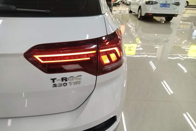 Used Volkswagen T-ROC 2019 230TSI DSG Two-Wheel-Drive Advanced Version China VI Standard
