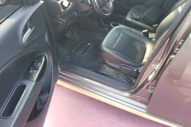 Used ORA White Cat 2022 Xiaoyue Mao Edition 401 km Flagship Model Lithium Ternary Interior 3