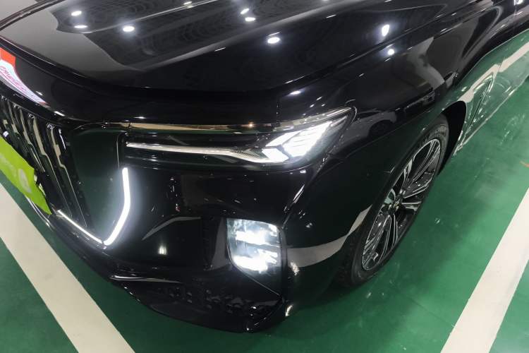Used Hongqi H9 2024 2.0T Qixiang Private Style Edition
