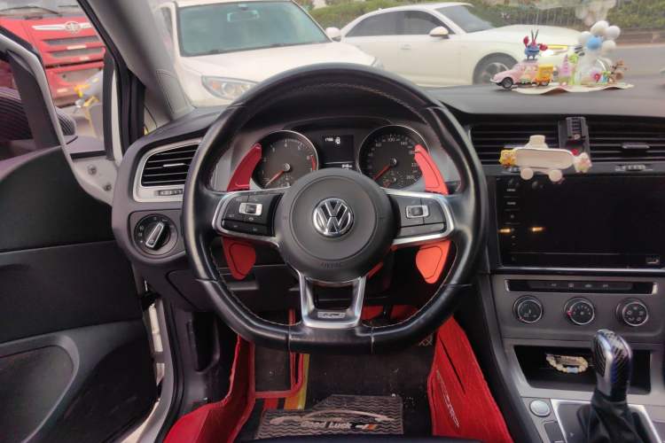 Used Volkswagen Golf 2016 1.6L Automatic Fashion Model
