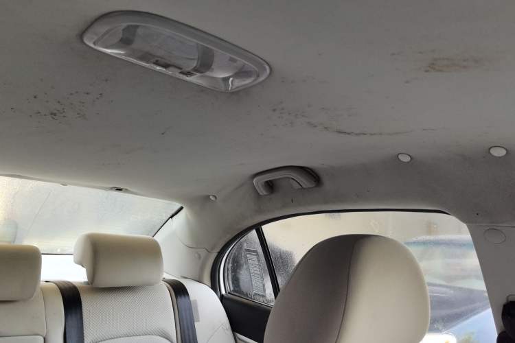 Used Geely Auto Emgrand 2014 Sedan 1.5L Manual Fashion Edition Headliner