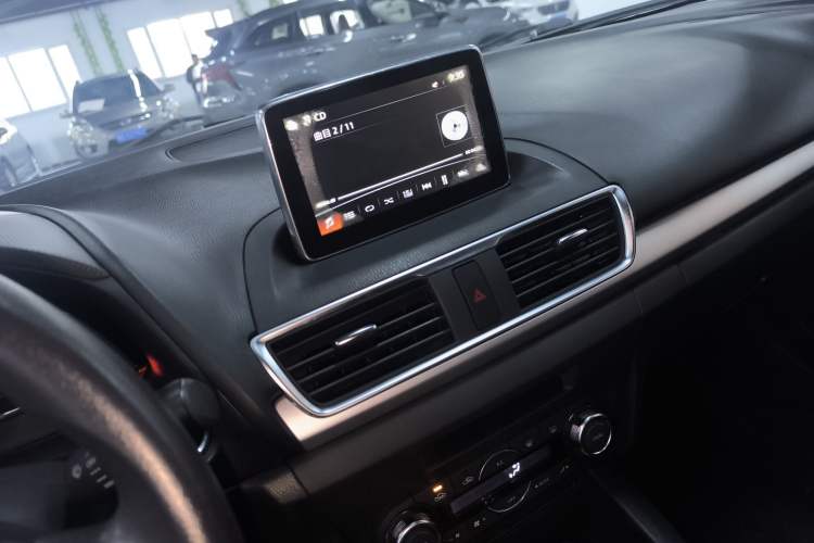 Used Mazda Mazda 3 Axela 2016 Hatchback 1.5L Automatic Luxury Model
