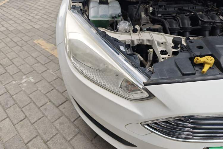 Used Ford Focus 2015 Sedan 1.6L Automatic Comfort Model Right Front Headlight