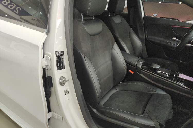 Used Mercedes-Benz A-Class 2020 Restyled A 200 L Sport Sedan Fashion Version
