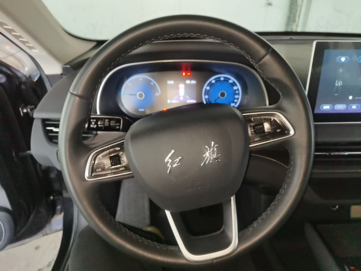 Hongqi E-QM5 2022 431 km Charge & Enjoy Edition — снимка 13