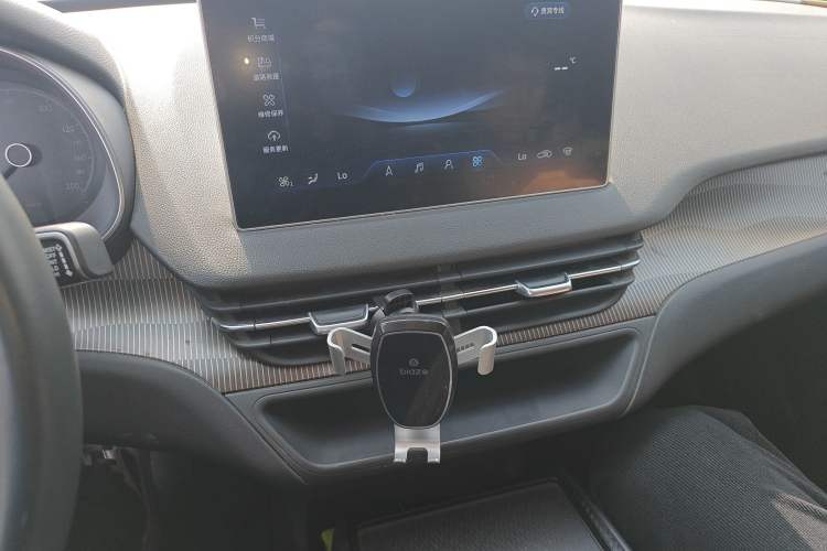 Used Hongqi E-QM5 2022 431 km Charge & Enjoy Edition