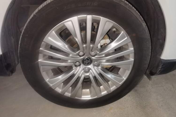 Used Toyota Harrier 2022 2.0L CVT Two-Wheel Drive Deluxe Edition Right Front Wheel Hub