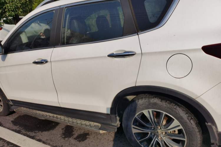 Used Dongfeng Aeolus AX7 2018 Classic 1.6T Automatic Luxury Model