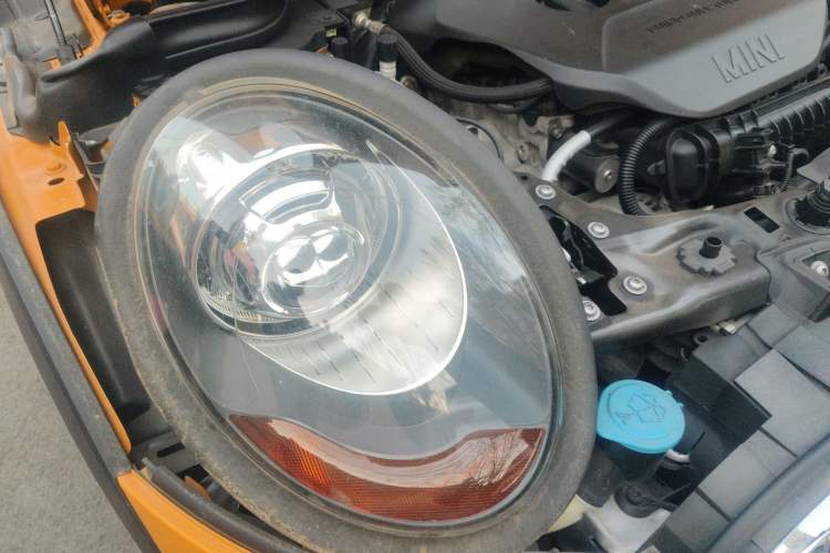 Used MINI 2015 1.5T COOPER Fun Five-Door Edition Exterior 3