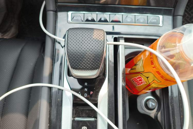 Used Hongqi H5 2025 1.5T DCT Qiyun 500 000th Unit Commemorative Edition Gear Lever