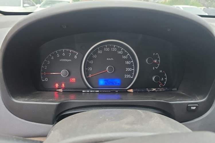 Used Hyundai Celesta 2011 1.6L Manual Comfort Edition Instrument Cluster