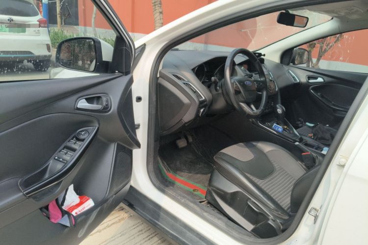 Used Ford Focus 2015 Sedan 1.6L Automatic Trend Model
