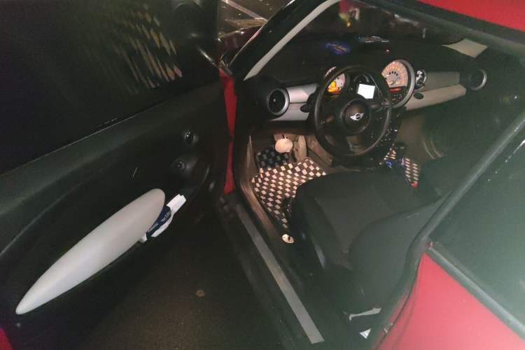 Used MINI 2011 1.6L ONE Driver Seat