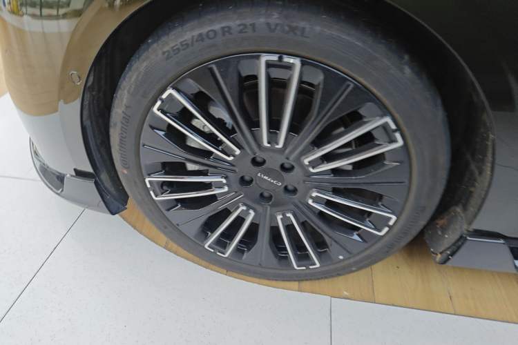 Used Lynk & Co 10 EM-P 2025 Model 240 All-Wheel Drive Ultra—Sport Edition Exterior 4