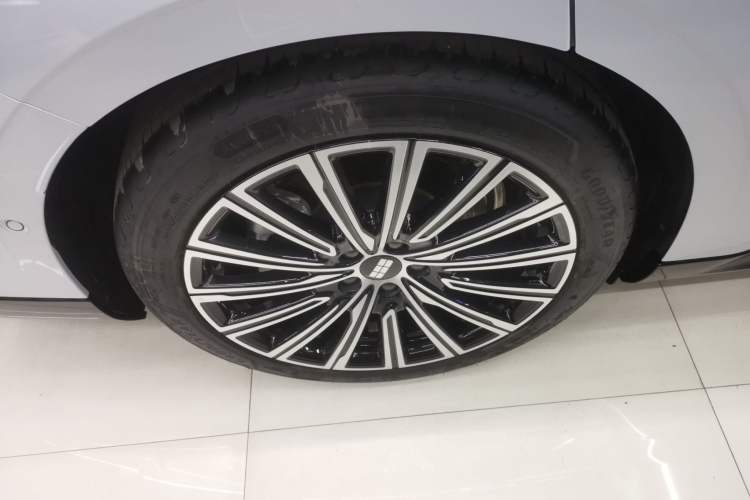 Used Geely Galaxy 8 2025 130km EM-P Starship Edition