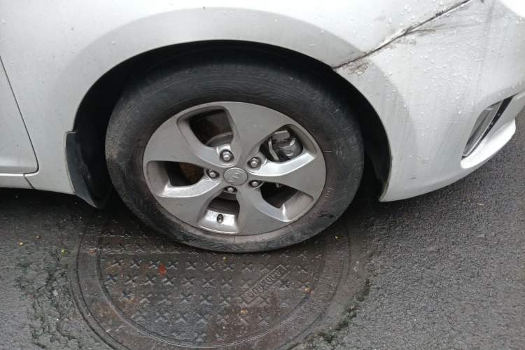 Used Kia Carens 2013 2.0L 7-Seater Automatic Comfort Edition China IV Standard