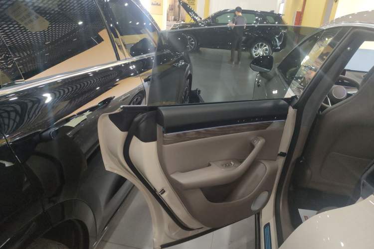 Used Hima Luxeed R7 2025 Range-Extended Version 251 km Max