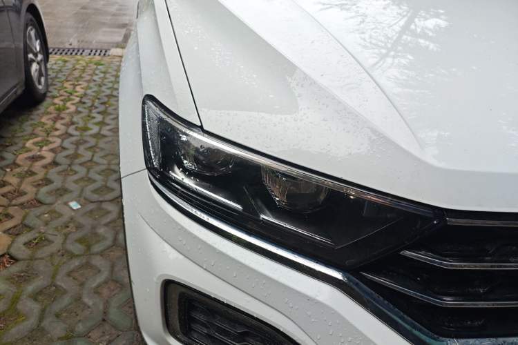 Used Volkswagen T-ROC 2022 280TSI DSG Two-Wheel Drive Elite PLUS Right Front Headlight