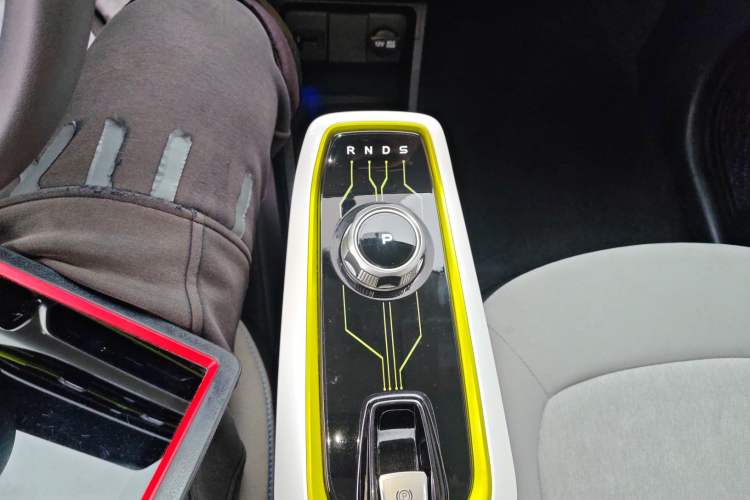 Used CHANGAN OSHAN Benni E-Star 2020 Heart Edition Lithium Iron Phosphate (31.18 kWh) Gear Lever