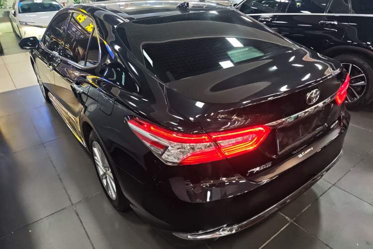 Used Toyota Camry 2023 2.0G Luxury Edition

