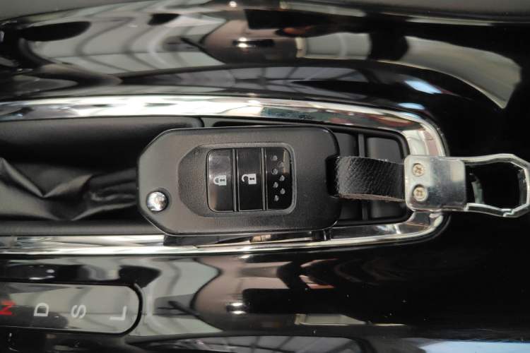 Used Honda Vezel 2020 1.5L CVT Pioneer Edition