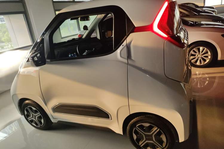 Used Wuling NAMMIEV 2021 Passion Edition Left Side