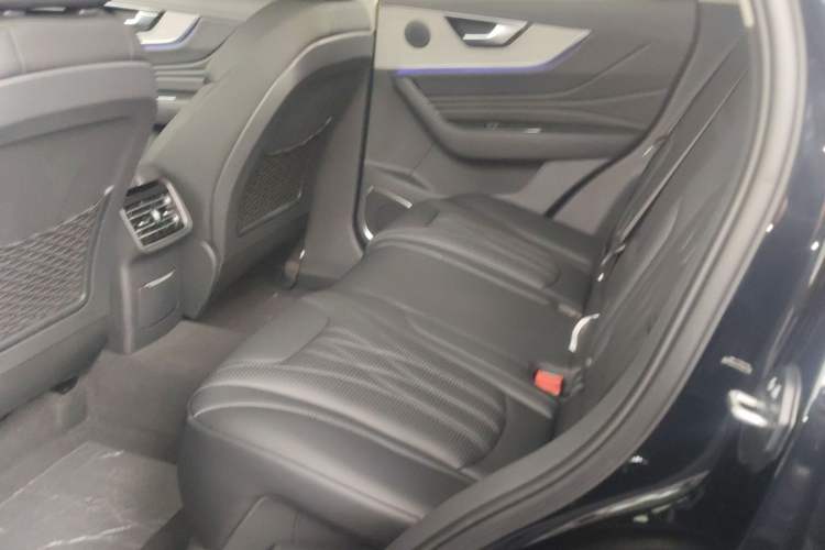 Used Hongqi HS5 2025 2.0T Two-Wheel Drive Flagship Pro Edition Left Rear Seat