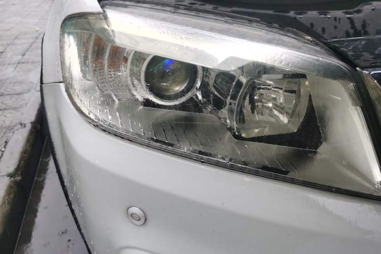 Used Haval H6 2015 Sport Edition 1.5T Automatic Two-Wheel Drive Luxury Model Right Front Headlight