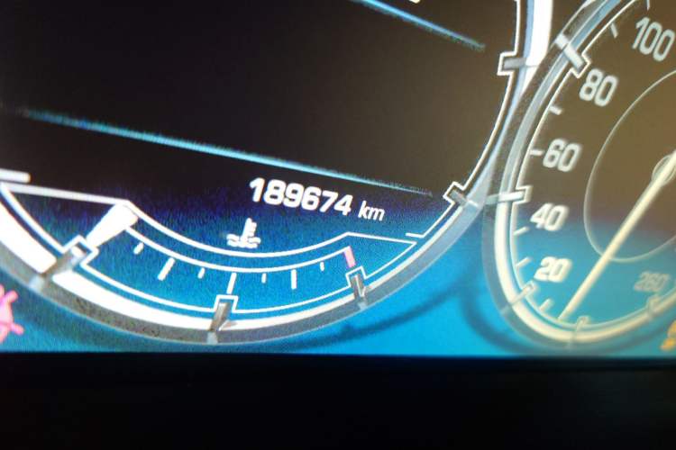 Used Jaguar XJ 2014 XJL 3.0 SC Two-Wheel-Drive Panoramic Business Edition Odometer Close Up