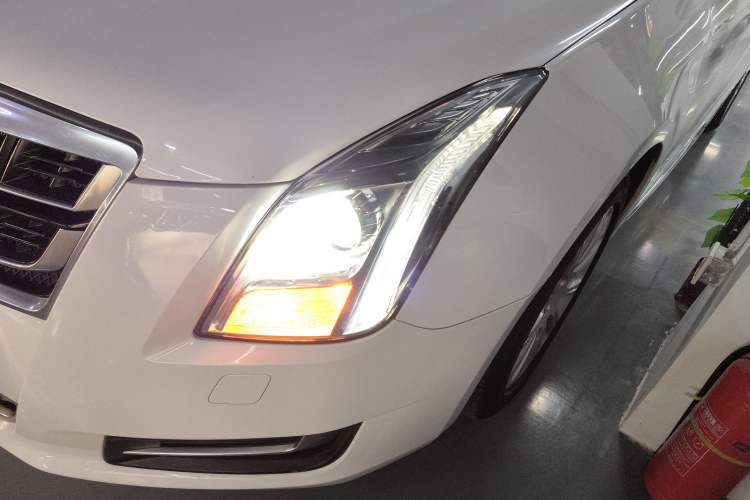 Used Cadillac XTS 2017 28T Tech Edition Left Front Headlight