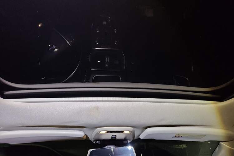 Used Volvo V40 2015 1.6T Zhiya Edition Headliner