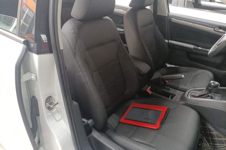 Used Volkswagen Sagitar 2018 1.6L Automatic Fashion Model Right Front Seat