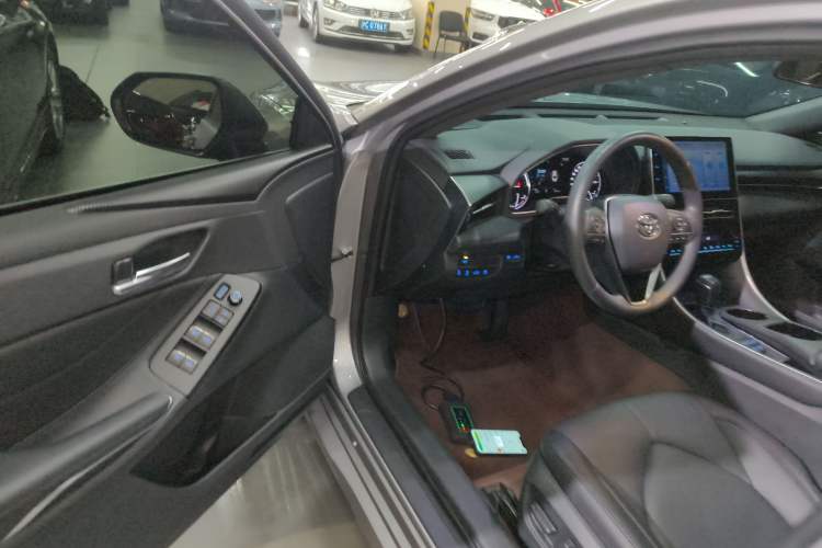 Used Toyota Avalon 2022 Dual-Engine 2.5L Luxury Edition
