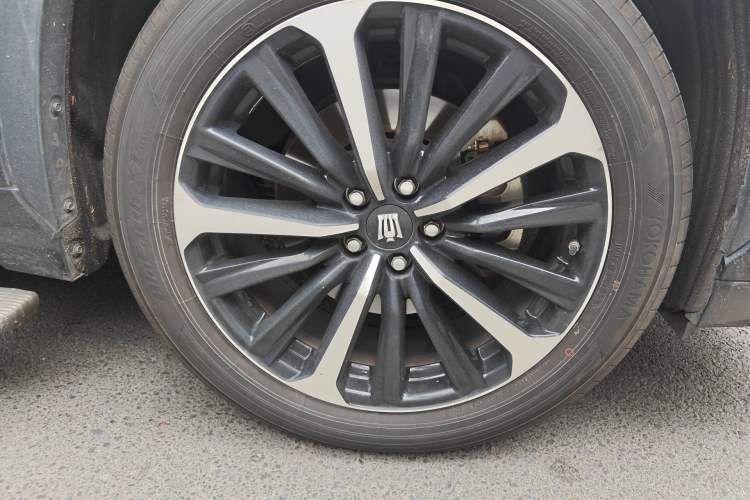 Used Toyota Crown Kluger 2021 2.5L HEV Four-Wheel Drive Flagship Edition Right Front Wheel Hub