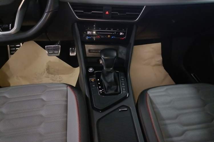 Used Volkswagen Tiguan L 2022 330TSI Automatic Two-Wheel Drive R-Line Enhanced Edition