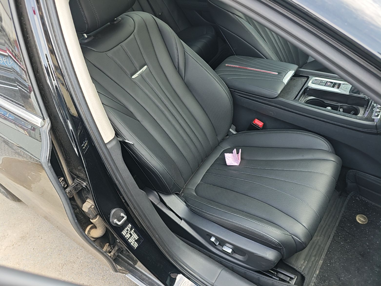 Hongqi H5 2024 1.5T DCT Smart Connect Flagship Edition - Chinese Trim Yun — снимка 19