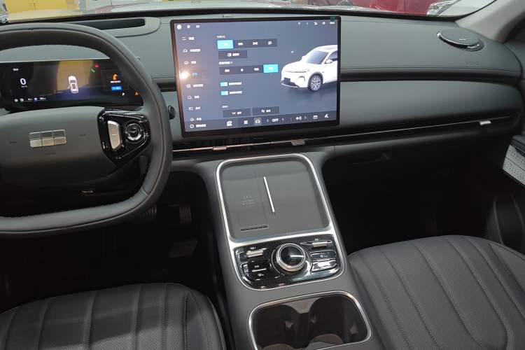 Used Geely Galaxy Xingjian 7 EM-i 2026 Model 135km Leading Edition Audio And AC Panel