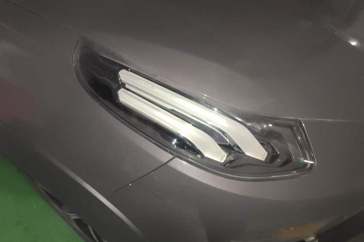 Used Lynk & Co 02 2021 1.5TD DCT Two-Wheel Drive Zhaoyao Plus Right Front Headlight