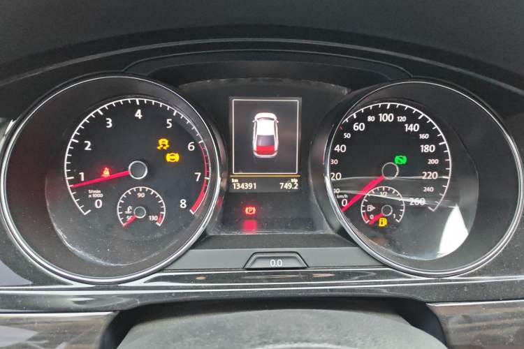 Used Volkswagen Lamando 2015 280TSI DSG Luxury Edition Instrument Cluster