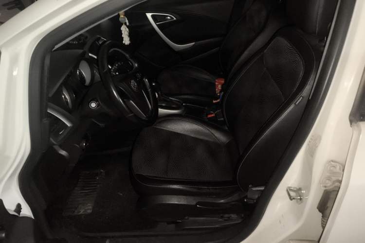 Used Buick GT 2010 XT 1.6L Automatic Fashion Edition