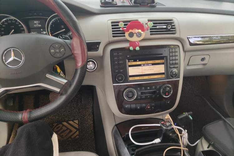 Used Mercedes-Benz R-Class 2010 R 350 L 4MATIC