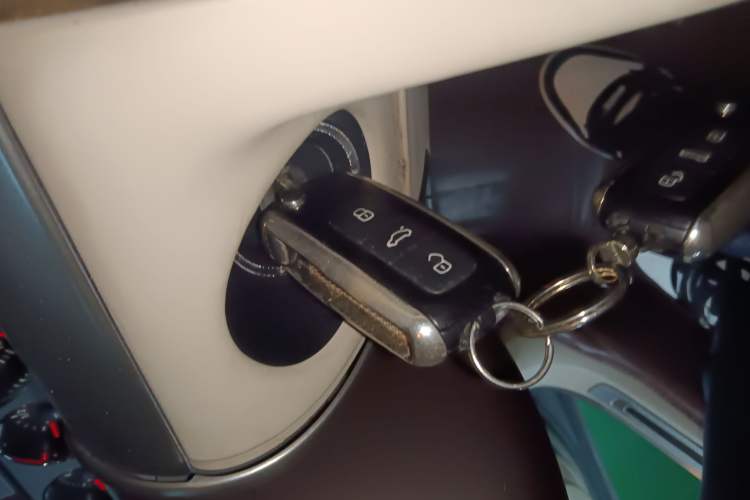 Used Volkswagen Phaeton 2012 3.6L Deluxe Custom Edition