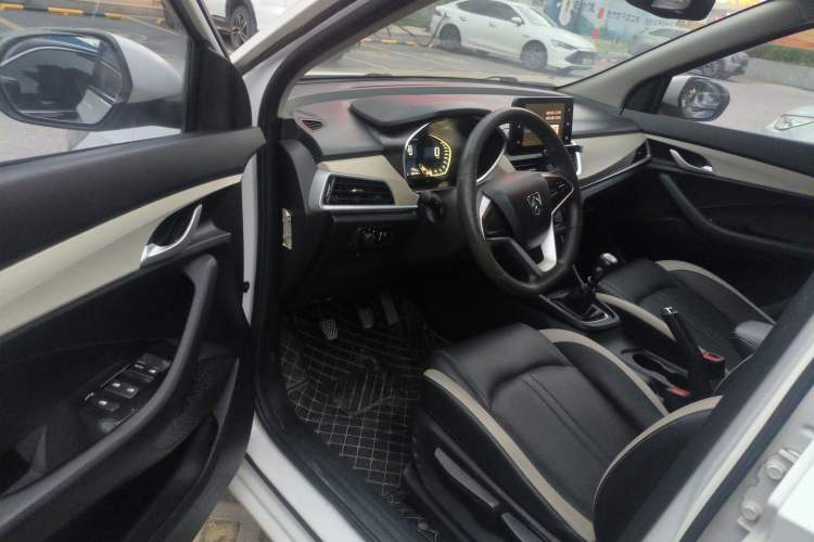 Used Baojun 360 2019 Revised Version 1.5L Manual Elite China VI
