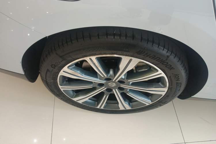 Used Leapmotor C01 2023 Range-Extended 216 Comfort Edition Right Rear Wheel Hub