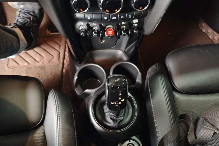 Used MINI 2022 1.5T COOPER Classic Edition
