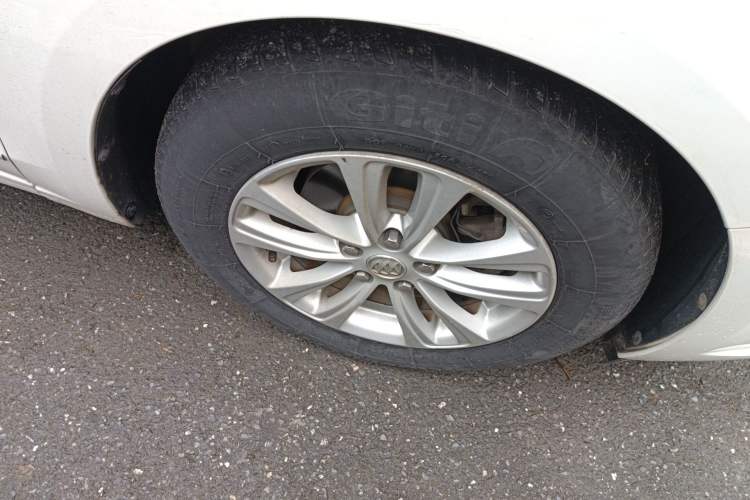 Used Buick GT 2017 15N Automatic Entry-Level Trim Right Front Wheel Hub