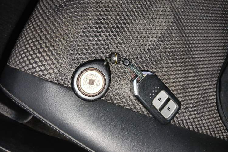 Used Honda Jade 2016 1.8L Automatic Comfort Elite Version 5 Seats Vehicle Key