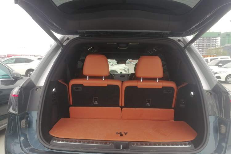 Used Hima AITO M9 2024 Range-Extended Ultra Version 42 kWh 6-Seater Model Trunk