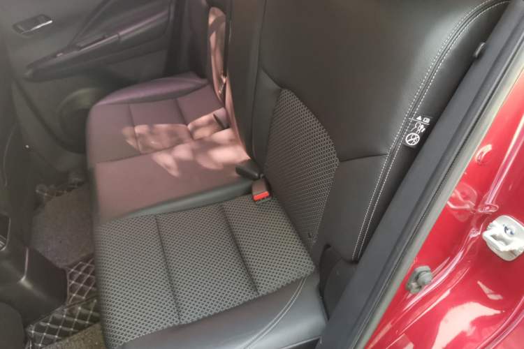 Used Nissan Kicks 2017 1.5L CVT Smart Drive Edition Left Rear Seat